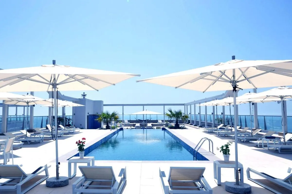 Sunny Beachside Apartment Ras al-Khaimah