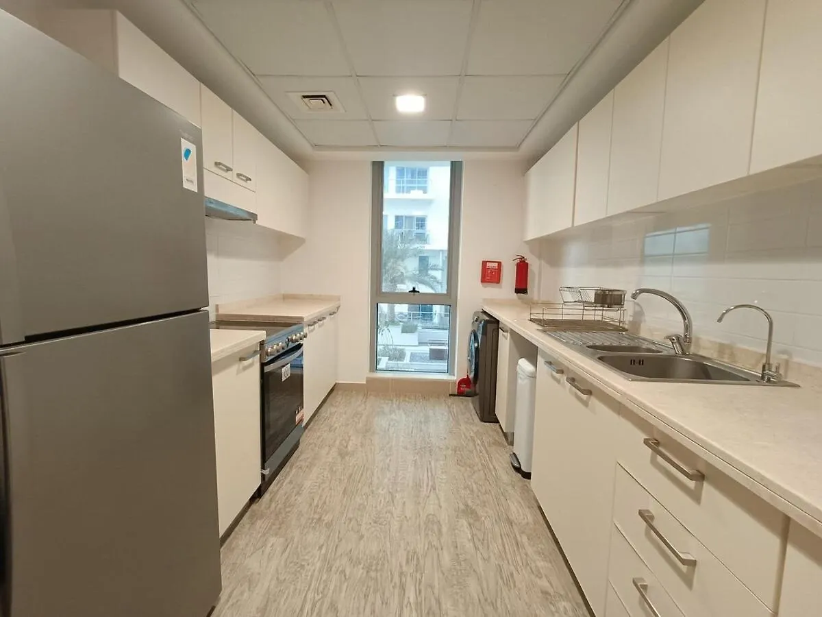 Sunny Beachside Apartment Ras al-Khaimah