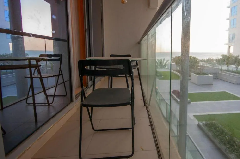 Sunny Beachside Apartment Ras al-Khaimah